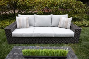 Cushioned Woven Sofa 